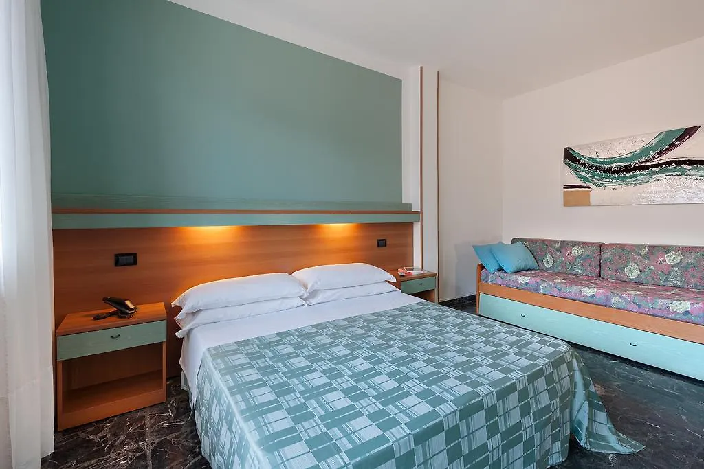 Hotel Europeo Соттомарина